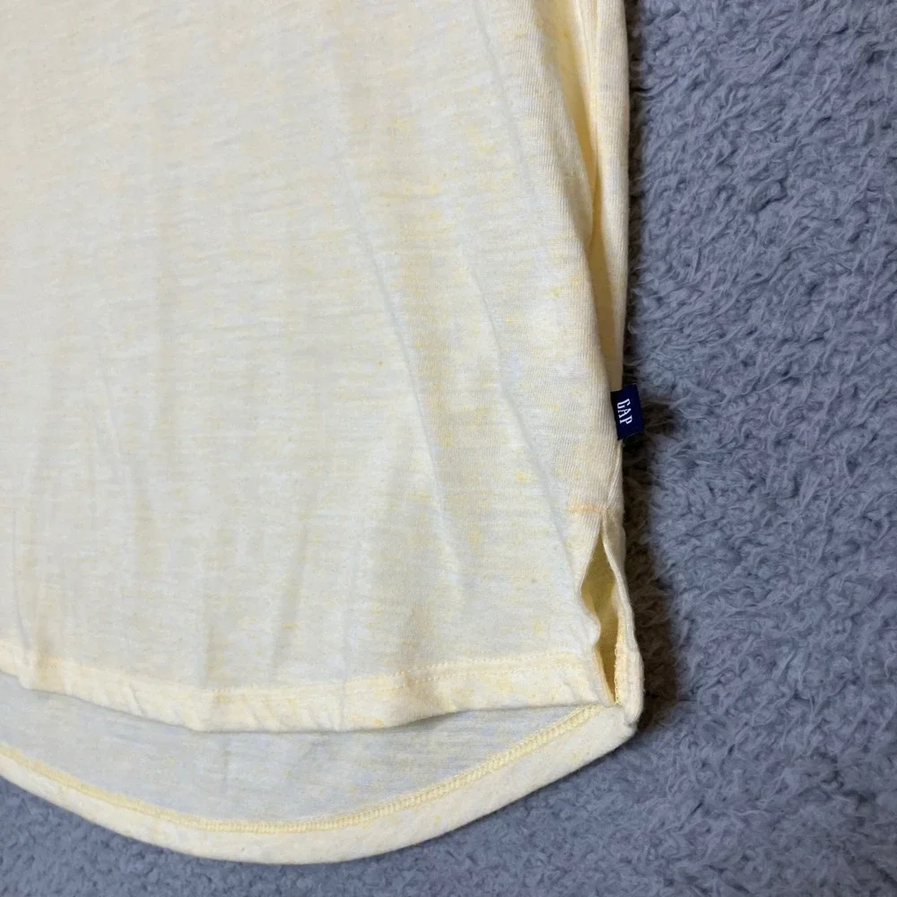 LOT of 2 Gap Linen Blend Short Sleeve Tees Women L Blue Yellow V-Neck Coastal